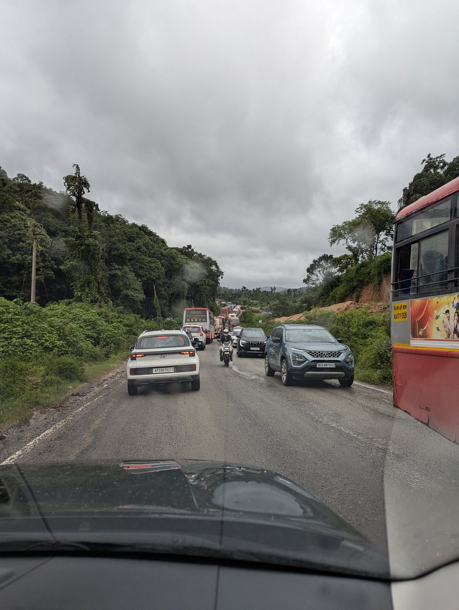 amithnayak17's tweet photo. 2 hours to cross 10 kms near Sakaleshpur. It is a nightmare to first travel in this block and then break your back on roads filled with pot holes en route to Mangalore from more than 10 yrs now.. #savenh75 #nhai @nitin_gadkari @CaptBrijesh @CementManju https://t.co/aeCDzLKTQZ