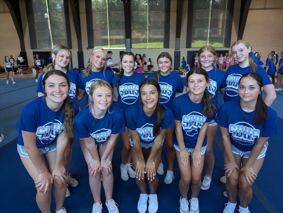 SDHS Varsity Cheer tweet media