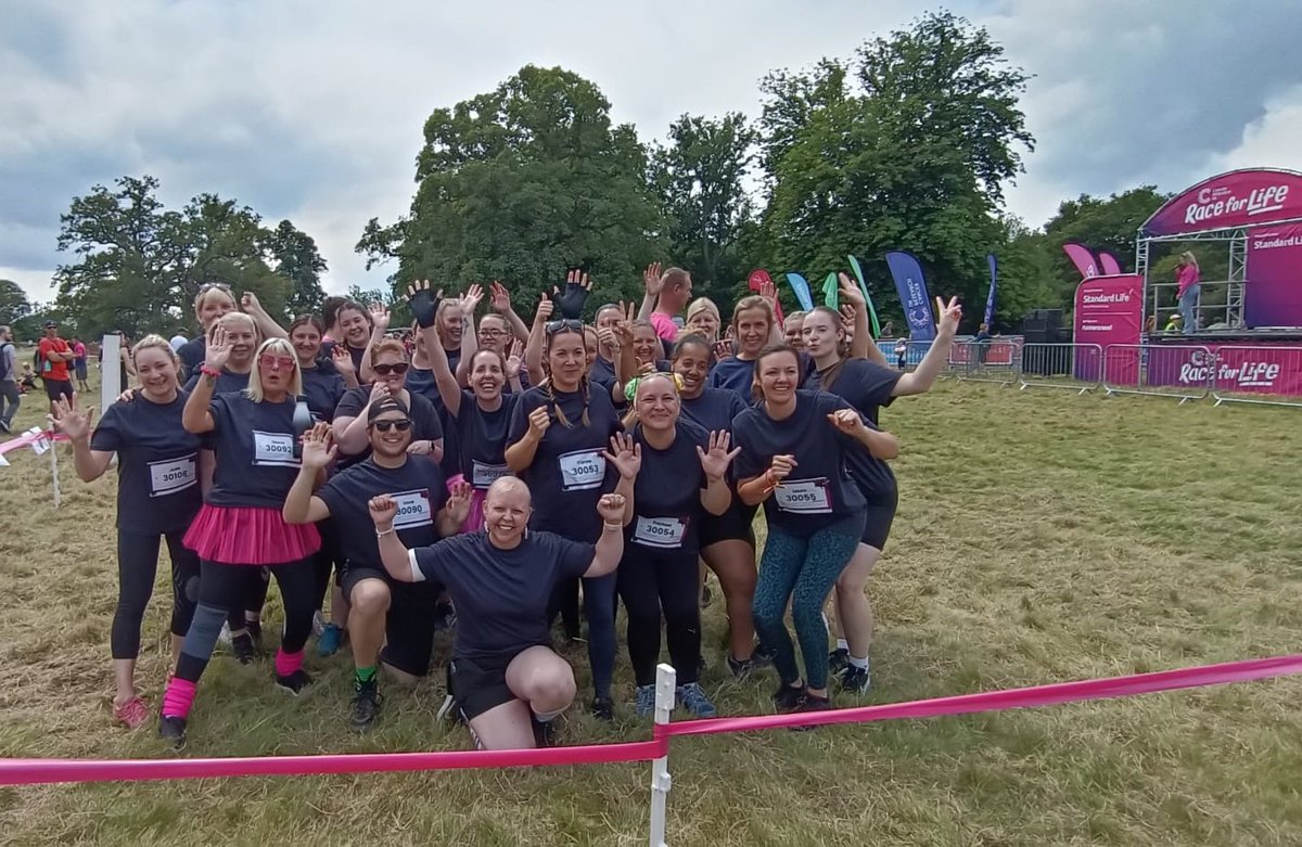 SpringfieldPri2's tweet photo. 5K Muddy Run for @CR_UK  What great staff we have #forKelly  #springfieldsmiles https://t.co/I22t4RYkbu