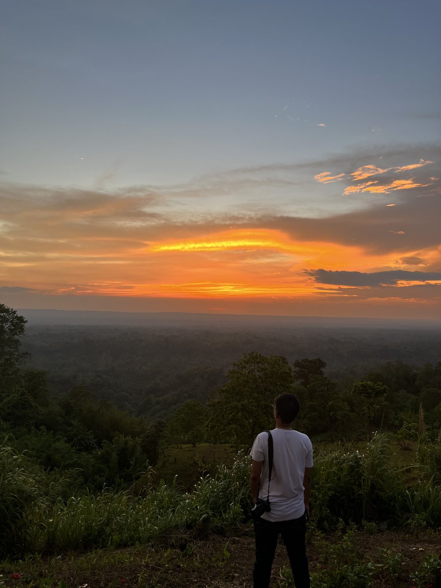 SaviourKalai's tweet photo. Why does the law of nature have to be like this? 
Why do all lives have to fade away someday?
In just a fraction of countable time, why does someone have to leave behind so many memories? https://t.co/t6MZcD3xSQ