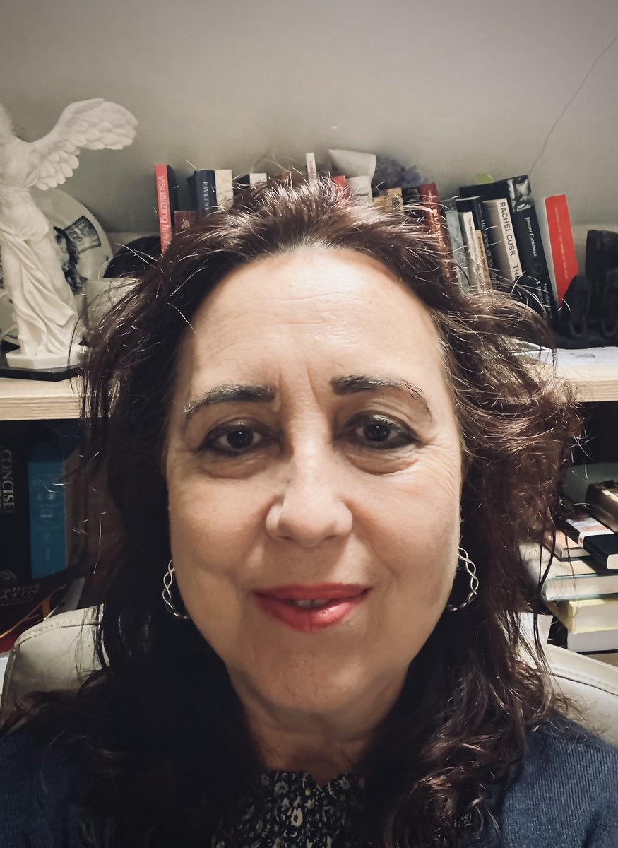 If I look relieved it is because I have have been awarded a PhD in Creative Writing from the University of West London. I submitted both a doctoral thesis and a very long speculative novel. I am back to being human again… #phd #creativewriting #doctorado #doctorofphilosophy