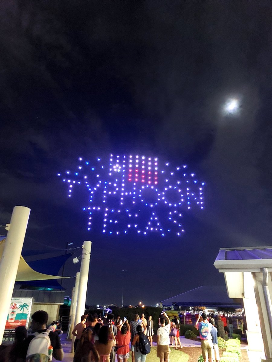 S_Wyngarden's tweet photo. #ExleySummer24ABC #ExleyExpress #ExleyTweets  During the summer pretty much everyday is a water day for our family. We are either at the beach, pool, or Typhoon.  Last night the drone show was pretty amazing at the waterpark. https://t.co/ZTKyEPC6HQ