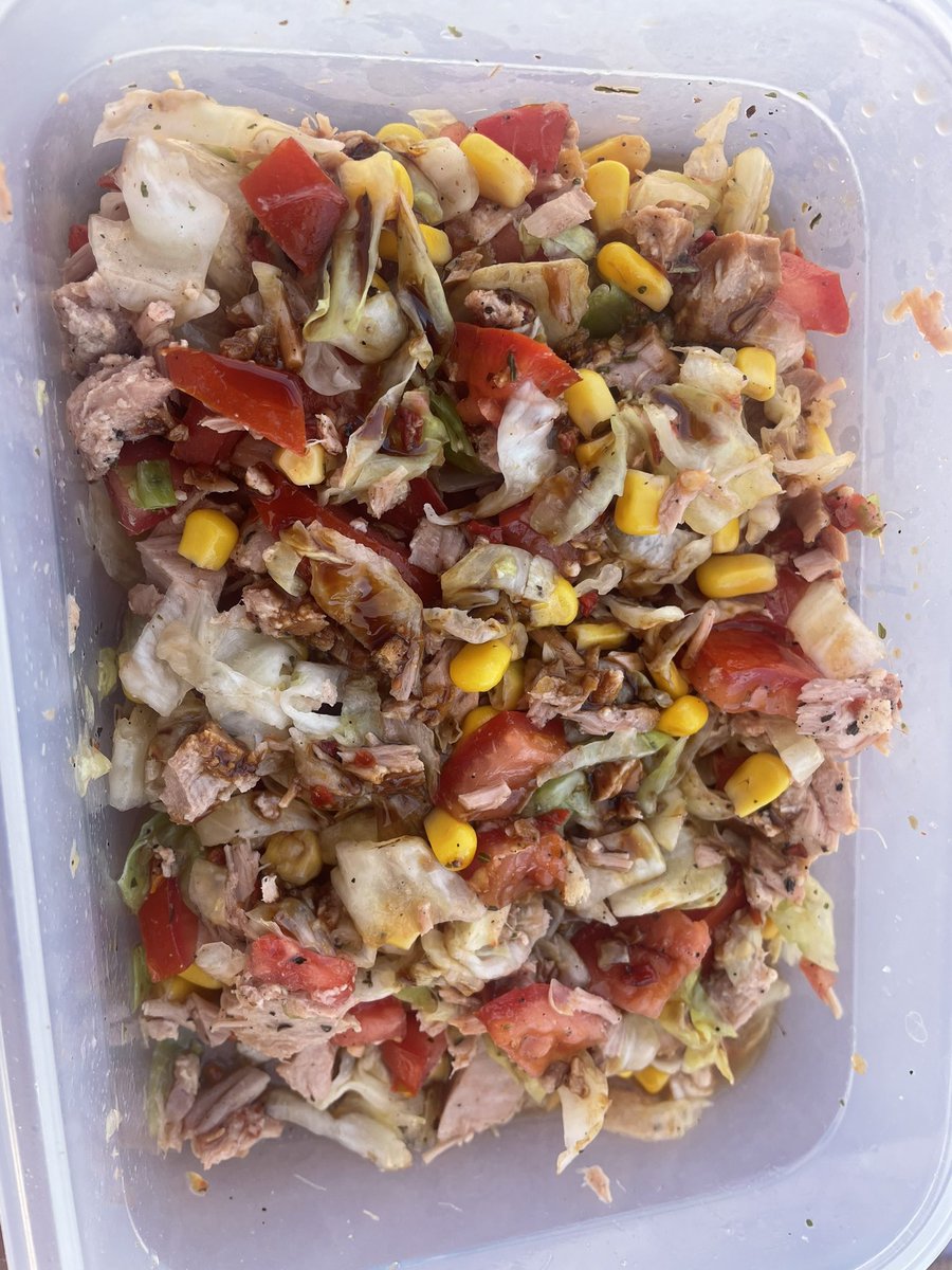 Today I walked 11.7km (6.8miles). I had lettuce with tomatoes, corn and tuna for lunch.  👙💗🌊
If I’m ok then it’ll be OMAD, if not I’ll eat a peach for dinner 😘