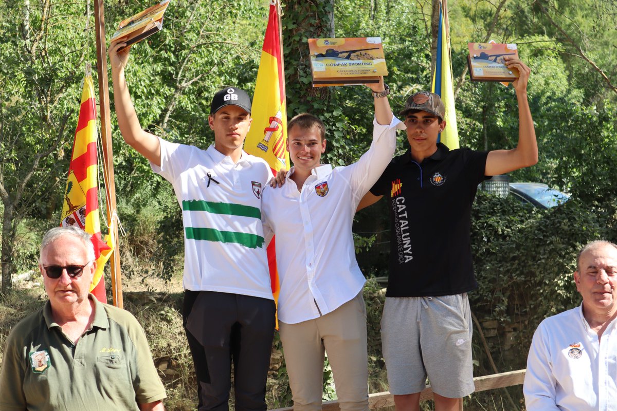 #ÚltimaHora 

🏆 Ya tenemos a los ganadores del XXVI CE de CS.

Open: 🥇 Iñaki Ortiz 🥈Cristóbal Jiménez 🥉 Diego Martínez 

Femenina: 🥇 Beatriz Laparra 🥈 Jennifer Román 🥉 Rosario López

Junior: 🥇 Jesús Martitegui 🥈Francisco Rosa 🥉 Marc Gallego

ℹ️ Ampliaremos información.