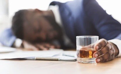 ilenkoGparrot's tweet photo. E fit be say I don dey drunk now😒
I just manage dey type this words gan sef.

Hapi Sunday my people Sunday🥂 

God Bless the Trump Alcaraz Spain #Wimbledon https://t.co/YhbuXtrijF