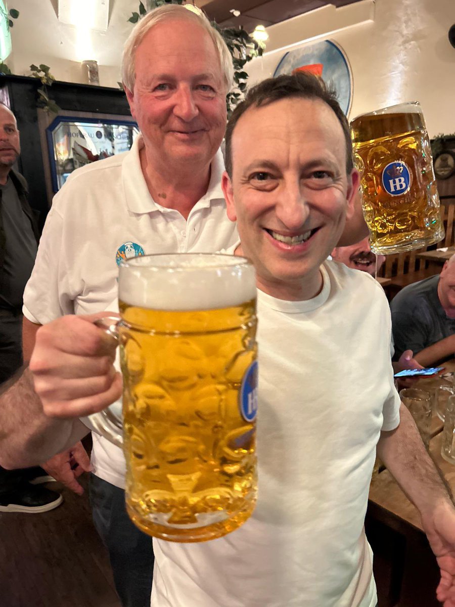 Gareth D tweet media