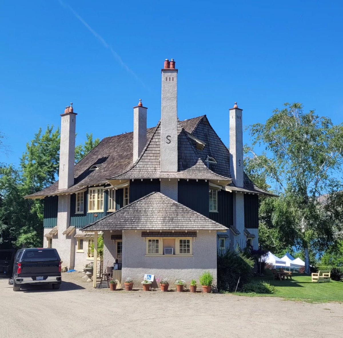 D_F_H_K's tweet photo. We had a great time yesterday performing for a private event at Mackie Lake House in Vernon! https://t.co/hm34c8mHuz