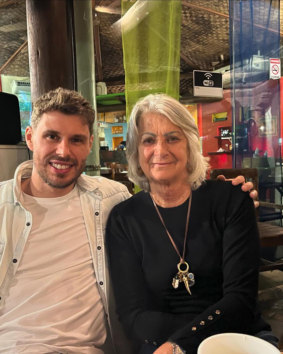 portalbrunor1's tweet photo. 🆕️ | Bruno Rezende (Bruninho) com sua mãe Vera Mossa, na companhia da sua madrinha Eliane Frick e família, na noite de ontem no Rio de Janeiro.

📸  elianefrick via Instagram | Feed https://t.co/AfxJUGjc9N