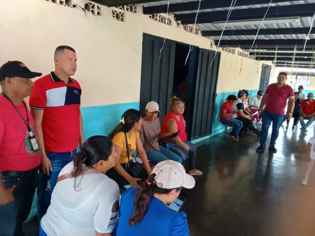 #AlMomento || Equipos de Salud activos en jornada de agitación y propaganda, chequeando la maquinaria 1X10X7 de cara a las elecciones presidenciales.

<a href="/MinSaludVE/">MPPSalud</a>
<a href="/MagaGutierrezV/">Magaly Gutiérrez Viña</a>
<a href="/Gerardo4fPsuv/">Gerardo Márquez</a>
<a href="/GobTrujillo/">Gobierno de Trujillo</a>
<a href="/CiudadTRU/">Ciudad Trujillo</a>
#VenezuelaUnidaAvanza
#TrujilloEnRevolución