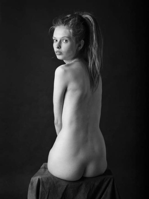 This photo was taken a long time ago https://t.co/NgqDIajCg9<a href="/tag/model"class="tags"><span>#model</span></a><a href="/tag/artphoto"class="tags"><span>#artphoto</span></a>