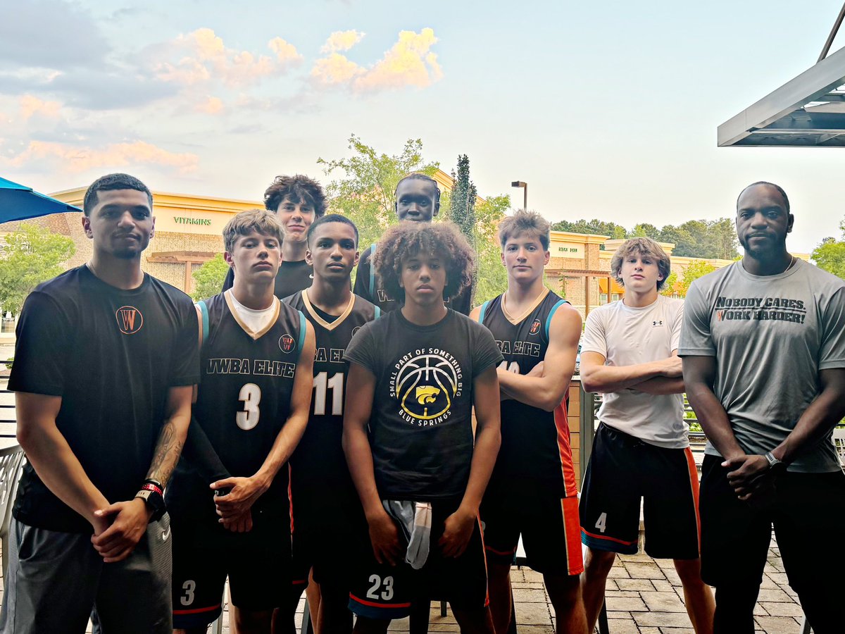 VWBAelite's tweet photo. S/O to VWBA 15U going 6-0 in ATL Elite32 @ontheradarhoops and @recruit_look  event ‼️ Guys played hard all weekend long .. way to represent.. #VWBAcertified https://t.co/vYr9C1VC8P