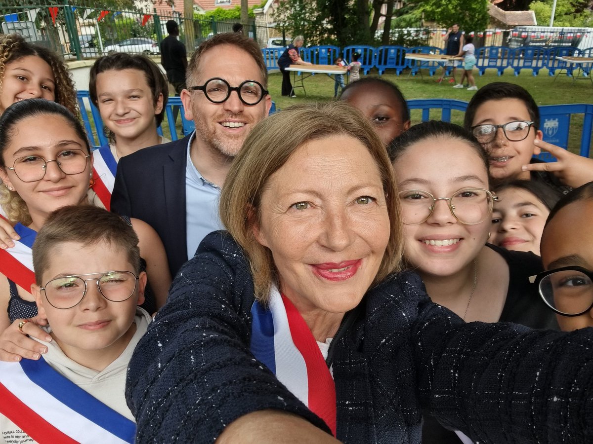npouzyreff78's tweet photo. A #StGermainEnLaye, #LePecq et #CarrièresSousPoissy pour célèbrer ensemble la #FêteNationale.
Vive la République
Vive la France 🇨🇵 https://t.co/QYTUdloqQI