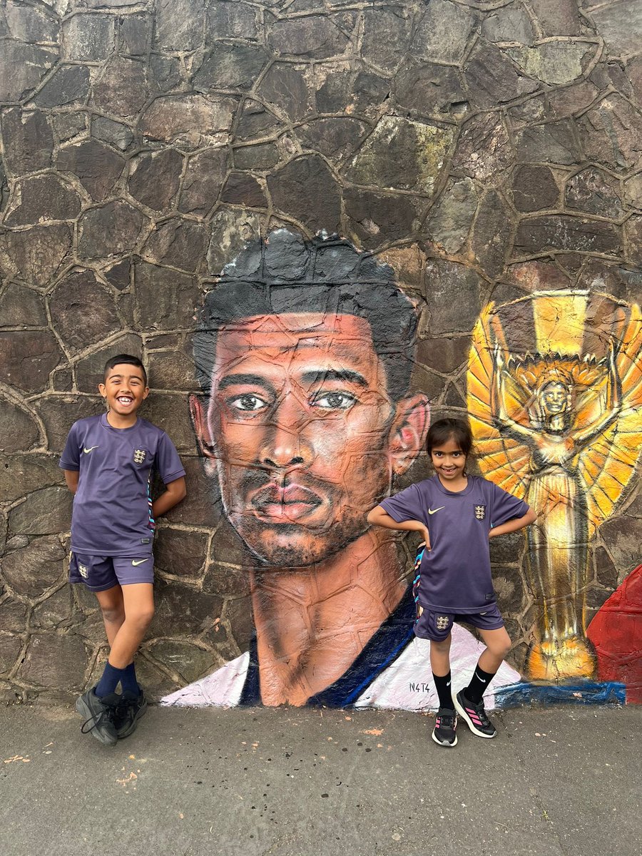 #SSNThreeLions Yuvraj &amp; Arya