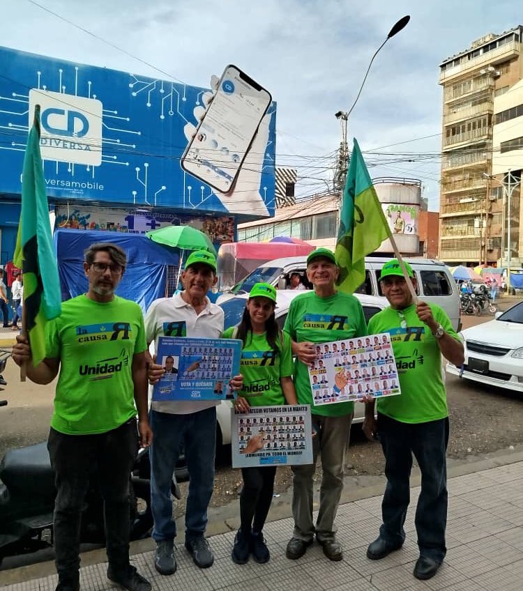 LaCausaRAnzoate's tweet photo. ¡Desde Puerto La Cruz!
Parte del equipo de La Causa R Anzoátegui se fue hasta el centro de Puerto La Cruz para incentivar a nuestro pueblo a votar.
-14 días para que recuperemos de democracia en nuestro país. 🙏🏻🇻🇪
#Hastaelfinal #LaCausaesVenezuela #LCRanz #28dejulio https://t.co/OgdEhVvu0A