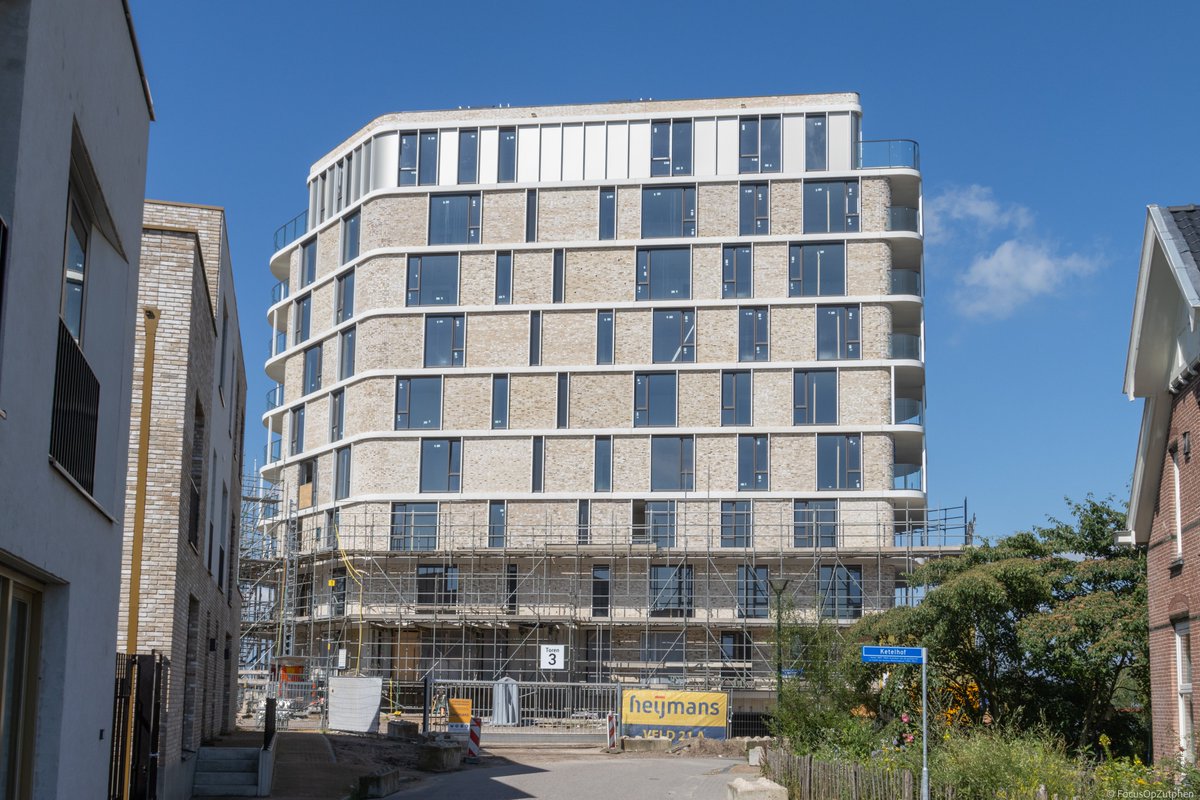 FocusOpZutphen's tweet photo. Foto's toegevoegd van zondag 14 juli 2024. Bourgonjetoren, Pracht Noorderhaven, Rondweg De Hoven, Het Koelhuis  en Kade Zuid . Ga naar https://t.co/jUbg31kNTn voor meer foto's. https://t.co/L7fPuTCLQj