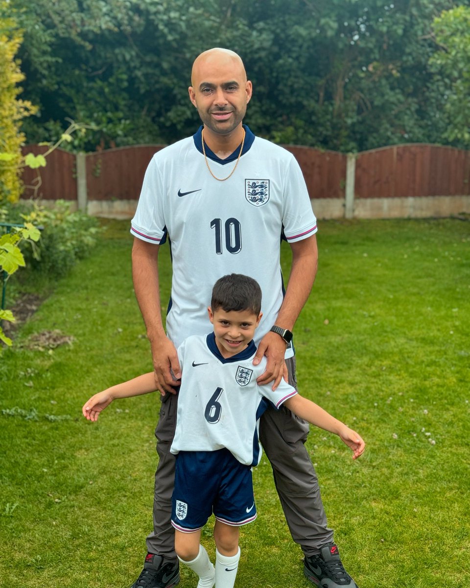 IntensoOfficial's tweet photo. #ItsComingHome 🏴󠁧󠁢󠁥󠁮󠁧󠁿 🏴󠁧󠁢󠁥󠁮󠁧󠁿 🏴󠁧󠁢󠁥󠁮󠁧󠁿 https://t.co/SHo5ub98yz