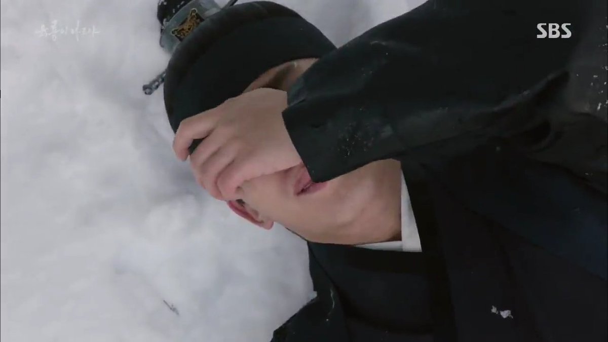 watching_dramas's tweet photo. It's not a line but you can feel the pain 

#SixFlyingDragons https://t.co/roLMxEue6E