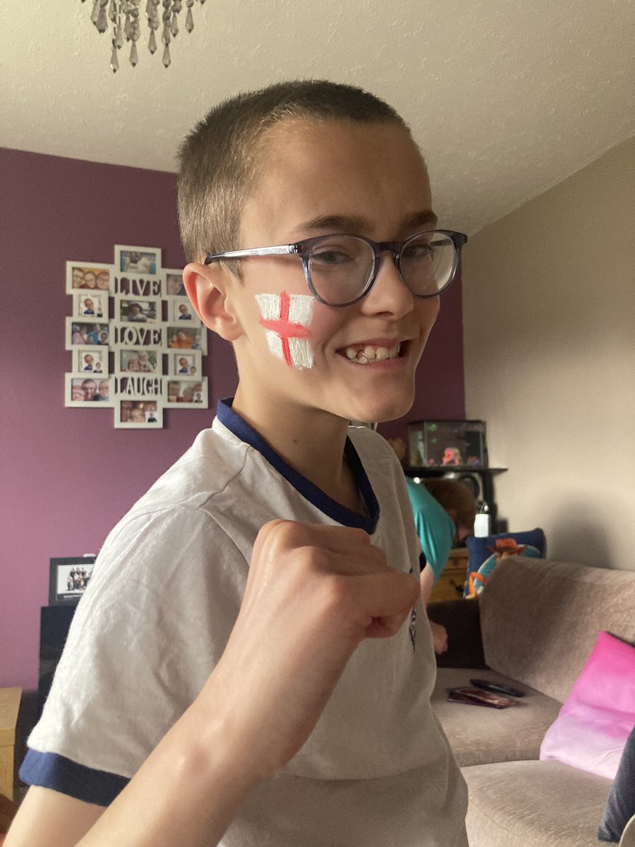 BrookesJason's tweet photo. #SSNThreeLions Jack, bring it home lads https://t.co/NkqIkaLJRS