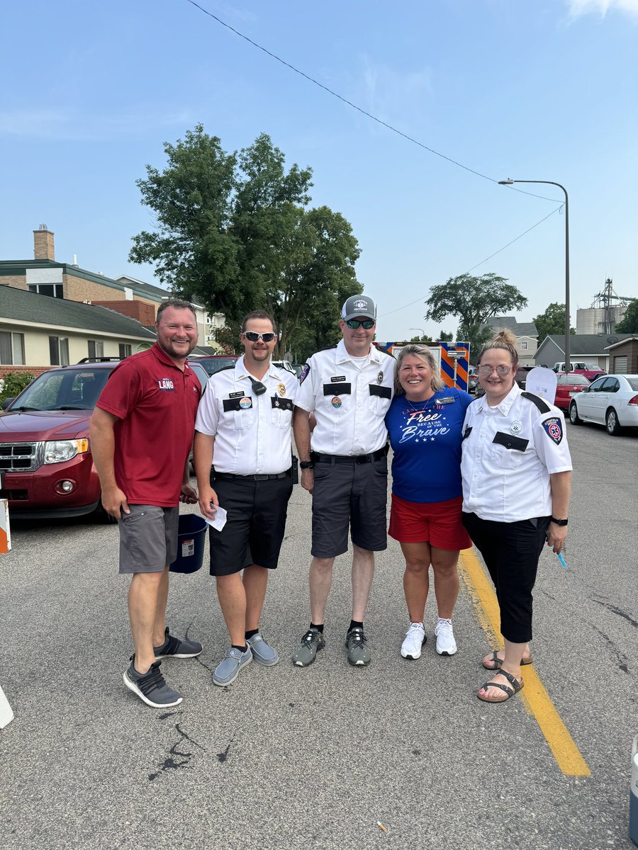 dawn_gillman's tweet photo. What a blast yesterday at Litcfield’s Watercade Parade. @SenatorLangMN fun to walk alongside you and serve great folks in MN #gillmanforhouse #parade #hotsummerfun https://t.co/X1nxSw385u
