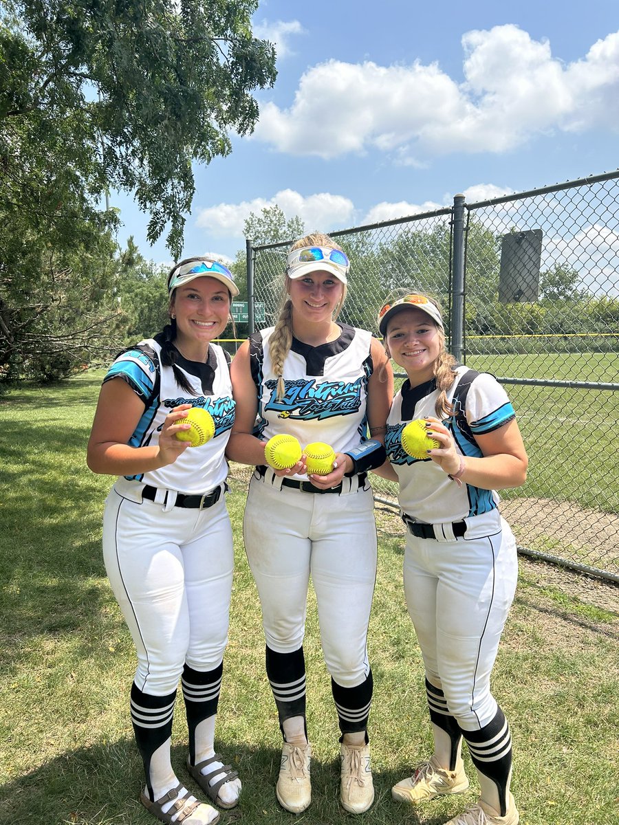 Wisconsin Lightning 12U Regnier tweet media