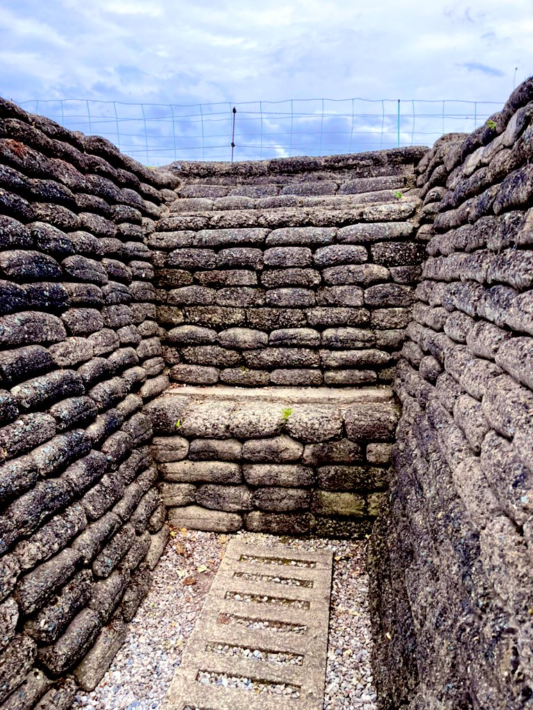 unityhistory's tweet image. The trenches at Vimy show just how close the front lines can be and just how shallow some of them were. The soldiers must have been able to hear each other @UnityBlackpool