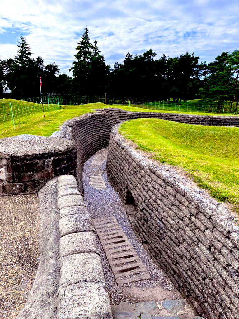 unityhistory's tweet image. The trenches at Vimy show just how close the front lines can be and just how shallow some of them were. The soldiers must have been able to hear each other @UnityBlackpool