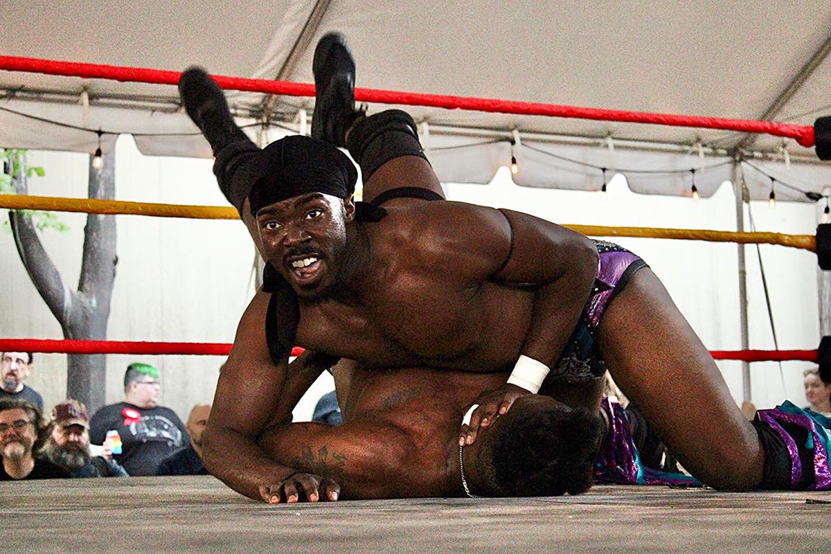 KC Kr’eme tweet media