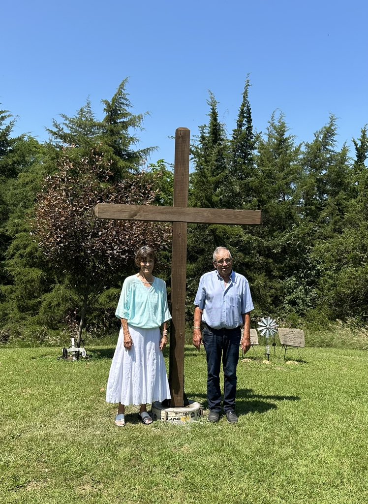 Tara_Schrock's tweet image. We have a cemetery on the farm dating back to the 1800’s.  It’s on a peaceful hillside and since we have many family members who have been cremated and spread here too.  My brother in law made a cross and today we set it on the hill.  I love it!