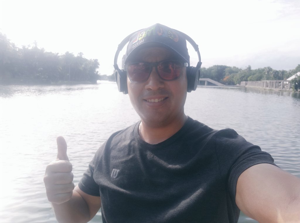 francdevilred's tweet photo. Trote dominical...metiéndole kilometraje a la máquina!
Domingo que VALE DOBLE como bien lo dice mi Amiga @PachitaRex !!
FREGÓN! Ahí vamos!!!
#EnDomingoCuentaDoble #running #runner #Mexico #Ahívamos #fregon #FelizDomingo #Domingo #14deJulio https://t.co/6LKgGrFbTk