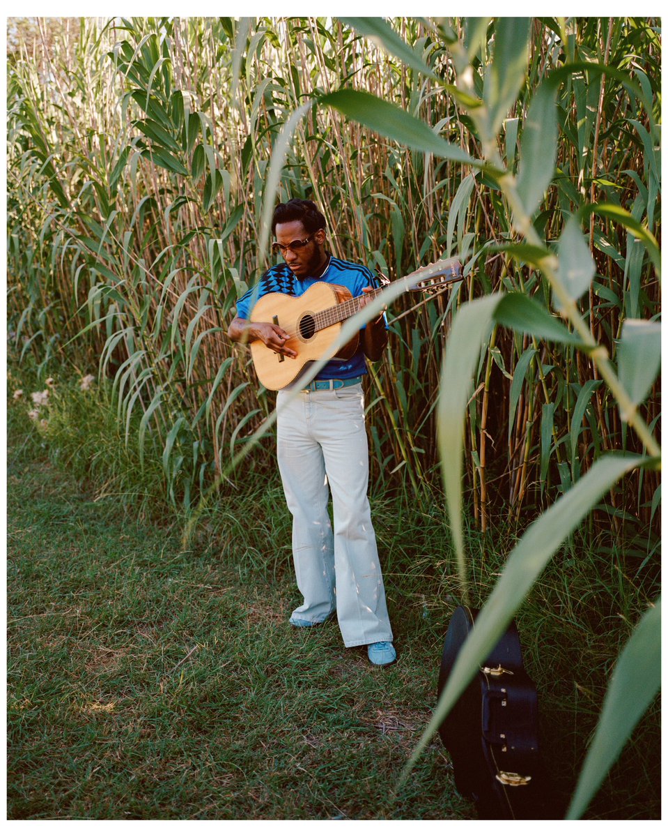ioegreer's tweet photo. leon bridges in fort worth, tx #mamiya7ii https://t.co/OMRhjeCr4m