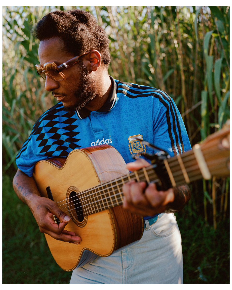 ioegreer's tweet photo. leon bridges in fort worth, tx #mamiya7ii https://t.co/OMRhjeCr4m
