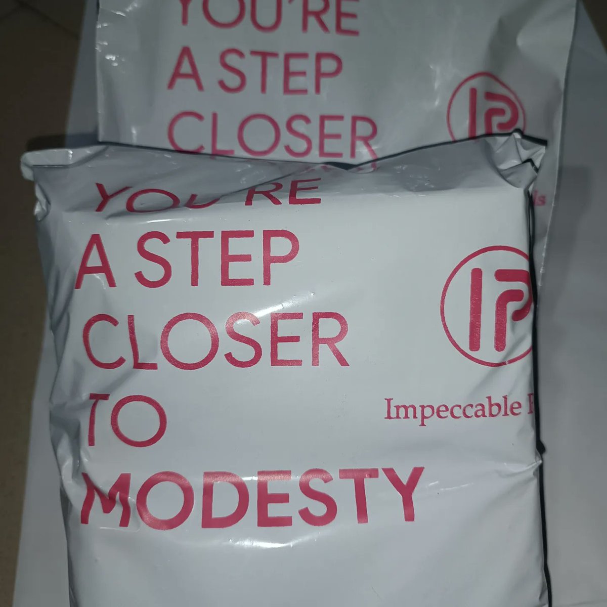 impeccablepearl's tweet photo. From choosing to wear loose-fitting gowns, to concealing certain ornaments, to embracing natural beauty without makeup, to finding joy in modest outfits every day. We all are on our unique journey to modesty. 💯 https://t.co/zfPLNRswni