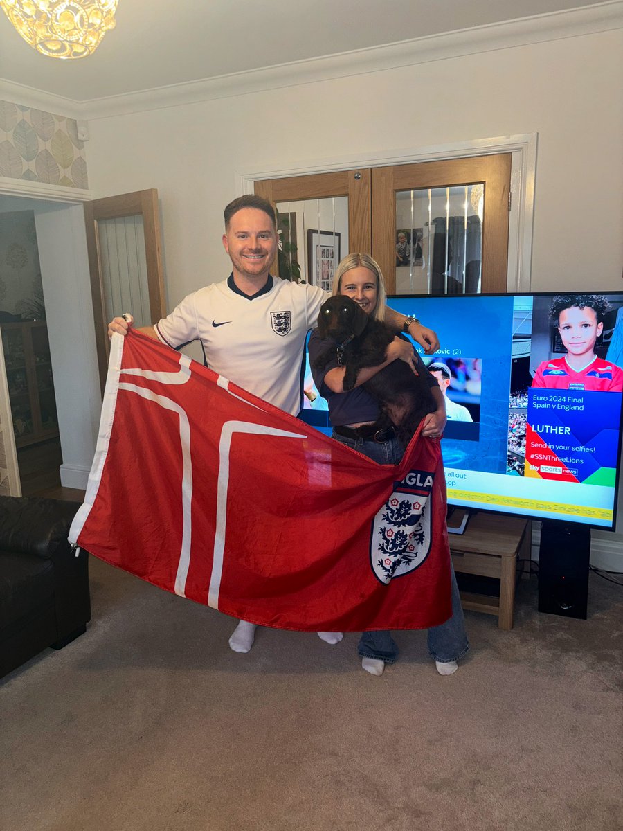 MarkGaudo's tweet photo. Jess, Mark &amp; Paddy (The sausage dog!) Ready for it coming home!!  #SSNThreeLions https://t.co/ZDb19mES0d