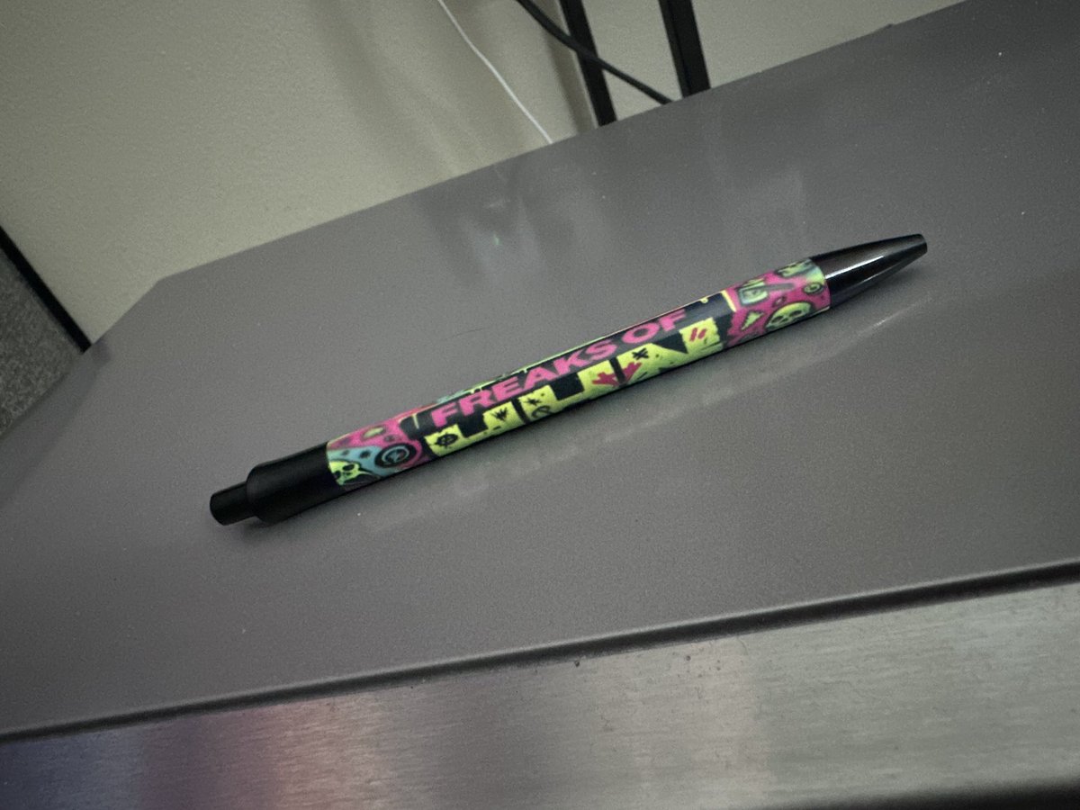 We even do pens! 😈😈 check out this pen we did for <a href="/Freaks_HHN/">Forever Freaks Of Halloween Horror Nights</a>