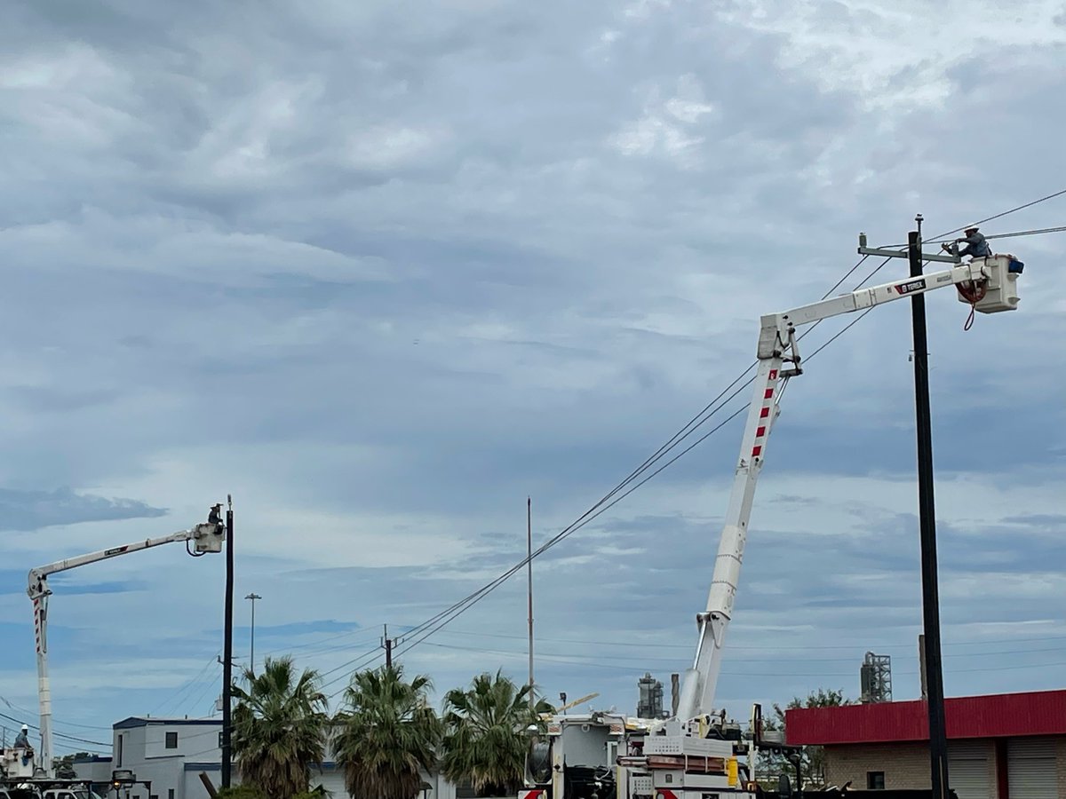 cpsenergy's tweet photo. Our crews have been working around the clock in Houston to restore power &amp; repair widespread damage caused by Hurricane Beryl. We’re so proud to see our team giving everything they’ve got to help fellow Texans during a time of a need. We can’t wait to welcome them back home soon! https://t.co/kXUoxrLBEq