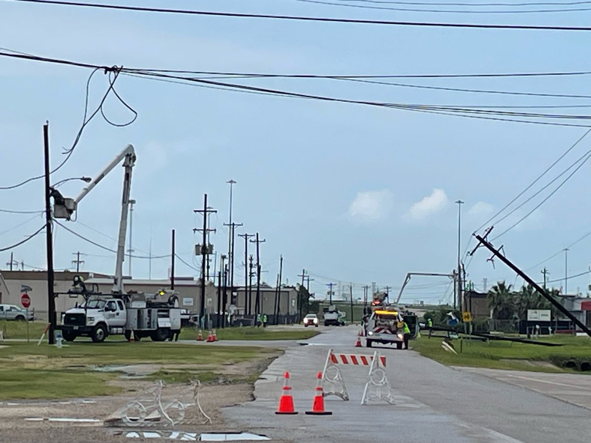 cpsenergy's tweet photo. Our crews have been working around the clock in Houston to restore power &amp; repair widespread damage caused by Hurricane Beryl. We’re so proud to see our team giving everything they’ve got to help fellow Texans during a time of a need. We can’t wait to welcome them back home soon! https://t.co/kXUoxrLBEq