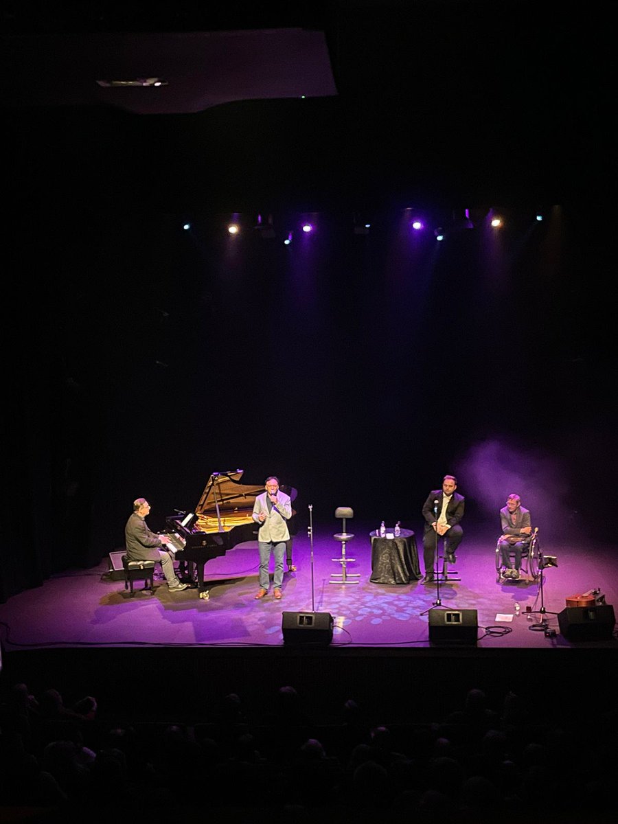 johan_kelber's tweet photo. Nog ń fantastiese show met die legendes....   Danie Niehaus, Mathys Roets en Germandt Geldenhuys in die Fairtree Atterbury Teater/Theatre
#GermandtGeldenhuys #DanieNiehaus #mathysroets #3vandiebestes #atterburyteater #music #johankelber https://t.co/e3ak96NNlm