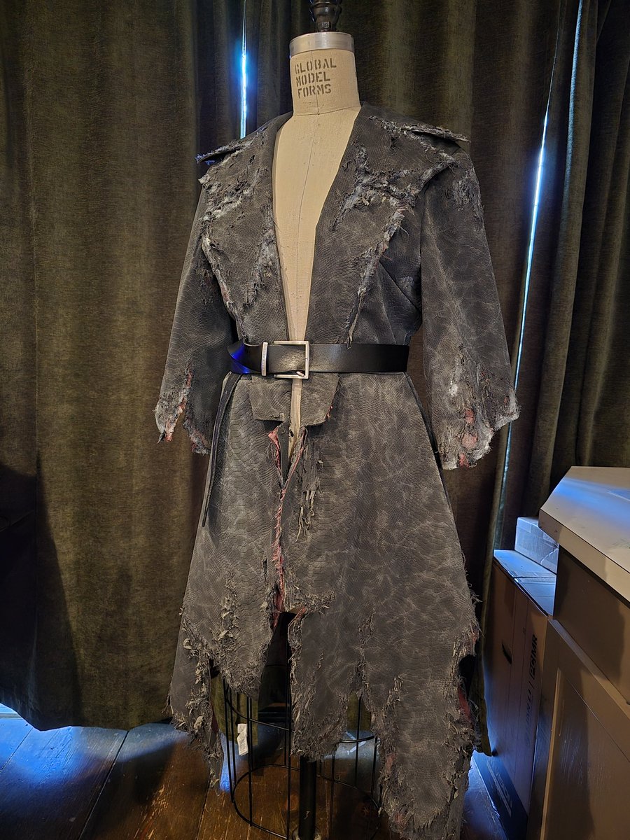 Belle's Coat (Almost) Done! 🧵

5 Days till <a href="/FestOfLegends/">Fest Of Legends</a> 

No pressure 🫠

#SeaOfThieves #cosplay #bemorepirate