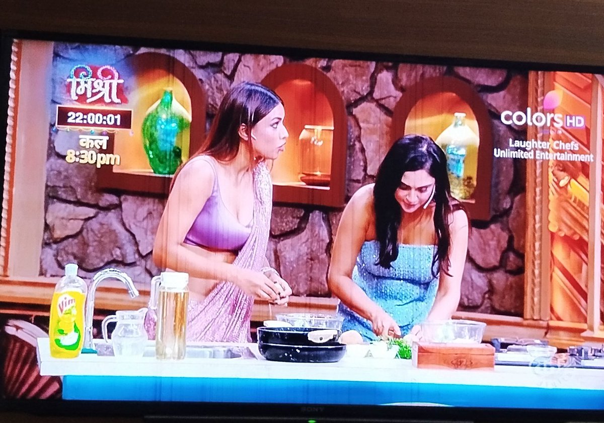 hemangi_kaira's tweet photo. My #Jeeman cooking together ๐ฅนโค๏ธ #LaughterChefs
#NiaSharma #KrytleDsouza https://t.co/cpv1IT5vXF