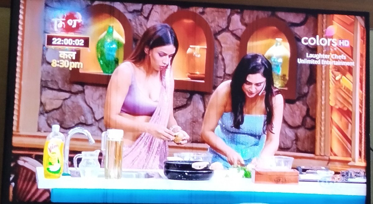 hemangi_kaira's tweet photo. My #Jeeman cooking together ๐ฅนโค๏ธ #LaughterChefs
#NiaSharma #KrytleDsouza https://t.co/cpv1IT5vXF