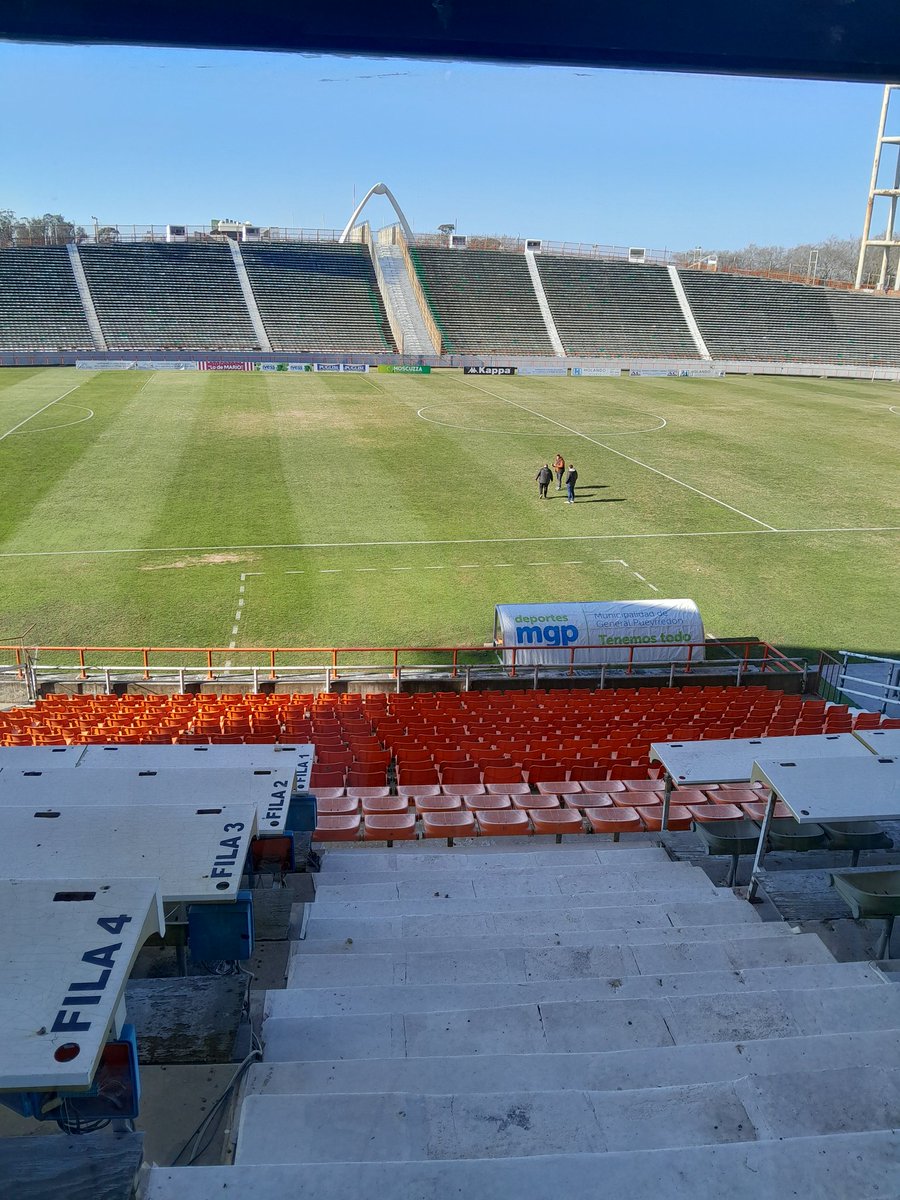 Comenzamos a vivir por <a href="/FMVinilo891/">RadioVinilo891</a> <a href="/clubaldosivi/">Club Atl. Aldosivi</a> <a href="/atlantaoficial/">Club Atlético Atlanta</a> conducción y relatos <a href="/FacuEspinosaB/">Facundo Espinosa</a> comentarios <a href="/leohiller/">Leonardo Hiller</a> estadísticas <a href="/lauchacisilino/">Lautaro Cisilino</a> estudios centrales <a href="/nboreli/">nicolas borelli</a>

💻 radiovinilo.com.ar 
📲 APP Vinilo891