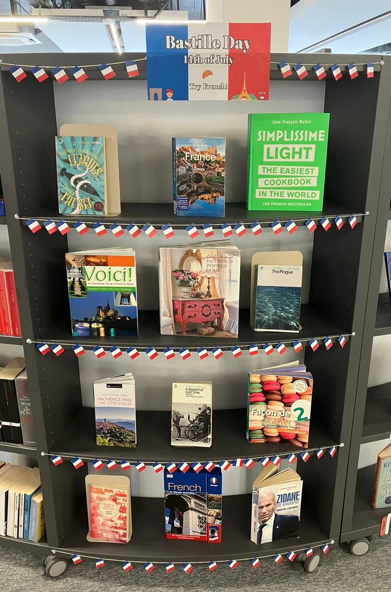 corkcolibrary's tweet image. Allez les Bleus!!!
#BandonLibrary has been inspired by #BastilleDay to create this display. 
Will your next read be by a French author? Perhaps the next time you travel, it will be to Provence?
Or will you be drawn to the kitchen to whip up some delicious patisserie?
Ce qui sera…