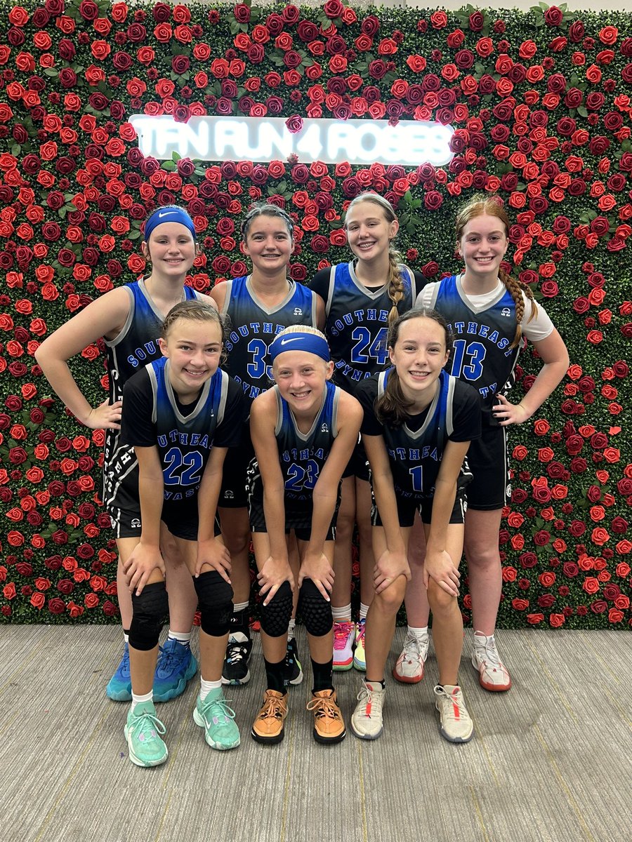 SE_Dynasty's tweet photo. 3 Days
4 Teams 
17 Games Total
28 Athletes 
38 hours in the gym with very few breaks!
ENDLESS amount of memories made!
Freshman went to the platinum bracket but come up a little short!  But played hard!  
Time to prepare for the next one! On to Columbia!! #showmegames #Run4Roses https://t.co/5IZtvqUpIp