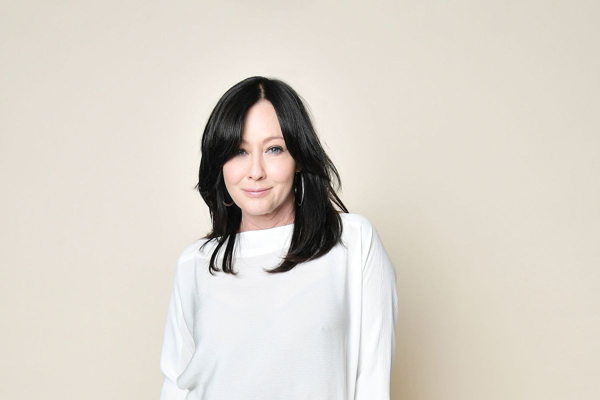 TheKenGuess's tweet photo. #powerofthree #RIPShannenDoherty gone to soon but will live forever in our harts and on our tv. https://t.co/stbydzRw0J