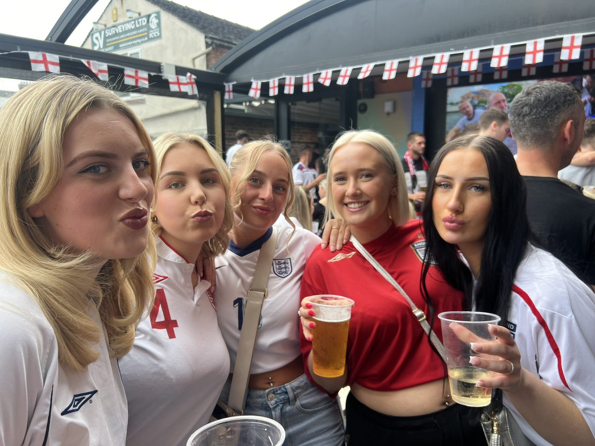 emily_capstack's tweet image. #SSNThreeLions