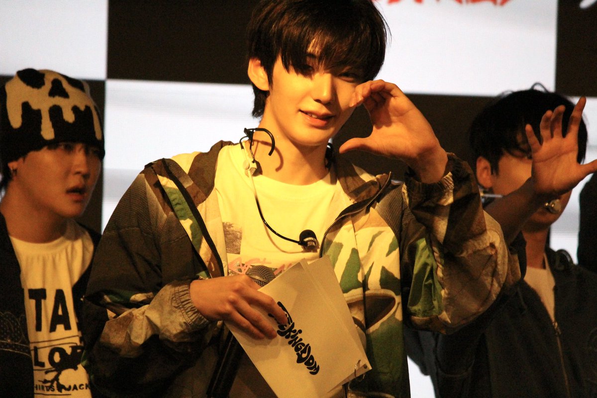 otooofu06's tweet photo. 2024.7.14@KISSentertainment

REALIZE: 8th Mini Albumプロモーションイベント

ホワイトバランス？？合わなくて全〜部黄色い💛

#TheKingDom #더킹덤 #ザ・キングダム #TKD
#REALIZE #Flip_that_Coin
#HWON https://t.co/UbTyJ7xmRY