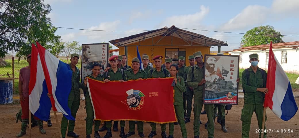 La UJC en la <a href="/RMCiegodeAvila/">Region Militar Ciego de Avila🇨🇺</a> pone bien en alto el nombre de la Juventud que late de verde olivo. Es por ello que a menos de 24 horas de celebrar el Aniversario 60 de la UJC en las FAR, realizan acampada y trabajo voluntario en la Finca Integral de la Región Militar.
#JovenFAR60