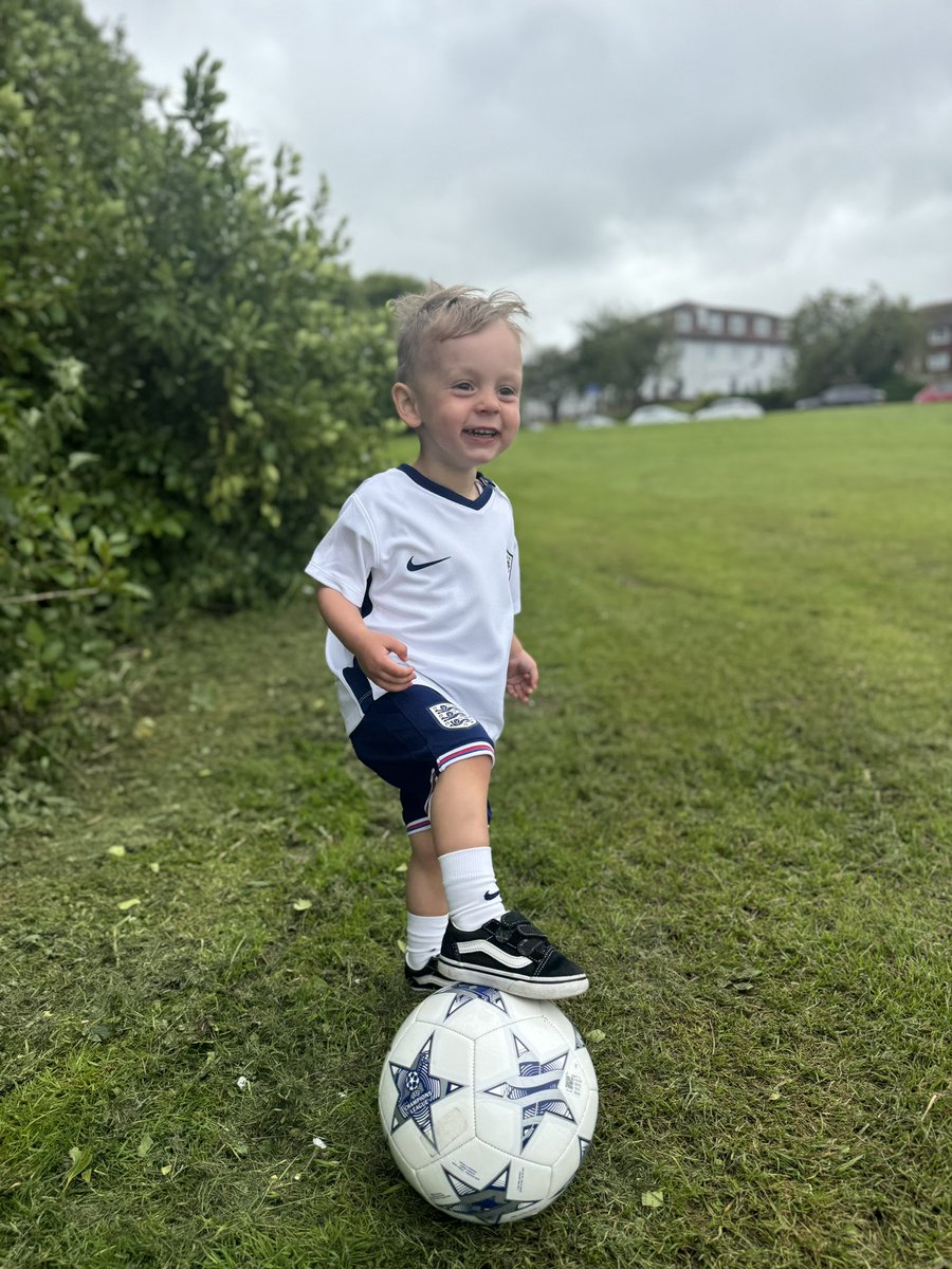 CallumMurden1's tweet photo. @SkySportsNews #SSNThreeLions Rupert’s Ready 🏴󠁧󠁢󠁥󠁮󠁧󠁿 https://t.co/2phGghNL9p