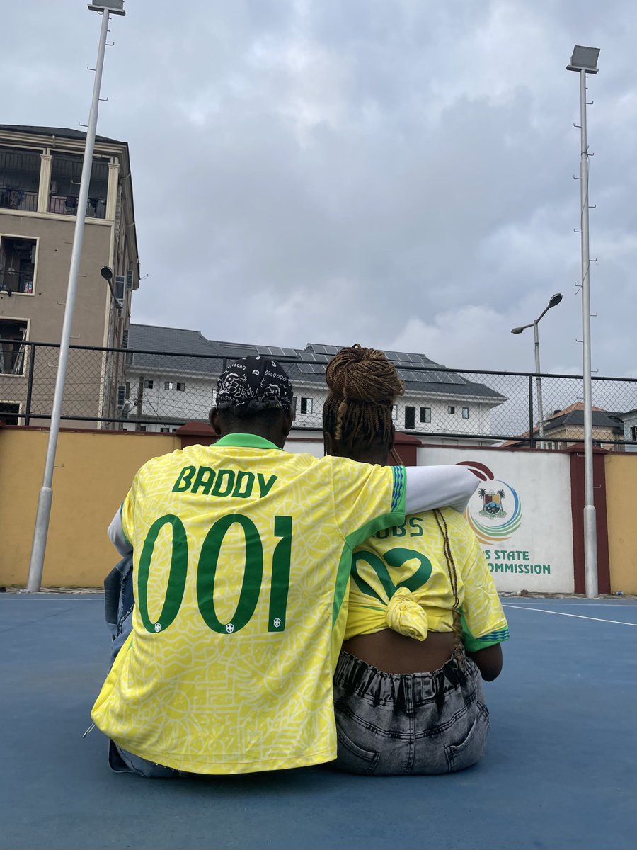 _belikebaddy's tweet photo. Couple Steezee? https://t.co/p8Gh8EBDKN