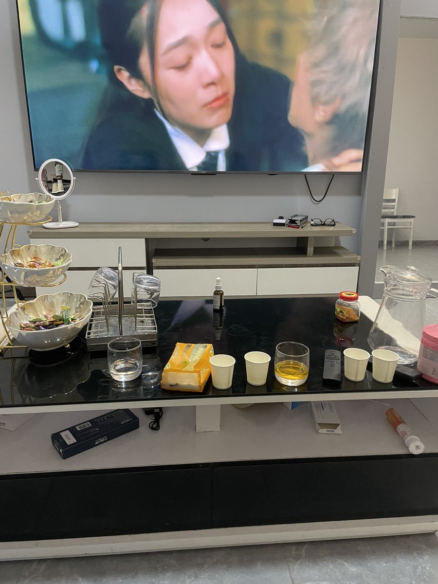 evan_wuy's tweet photo. chán quá ai nc đi cf đi https://t.co/7b8YudnGye